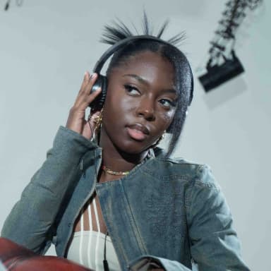 90sBella | 8th Mach 2026 thumbnail